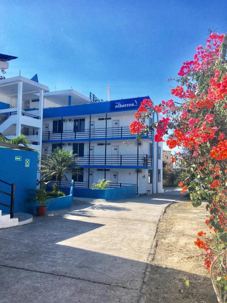 Hostal Albatros Manta Exterior photo