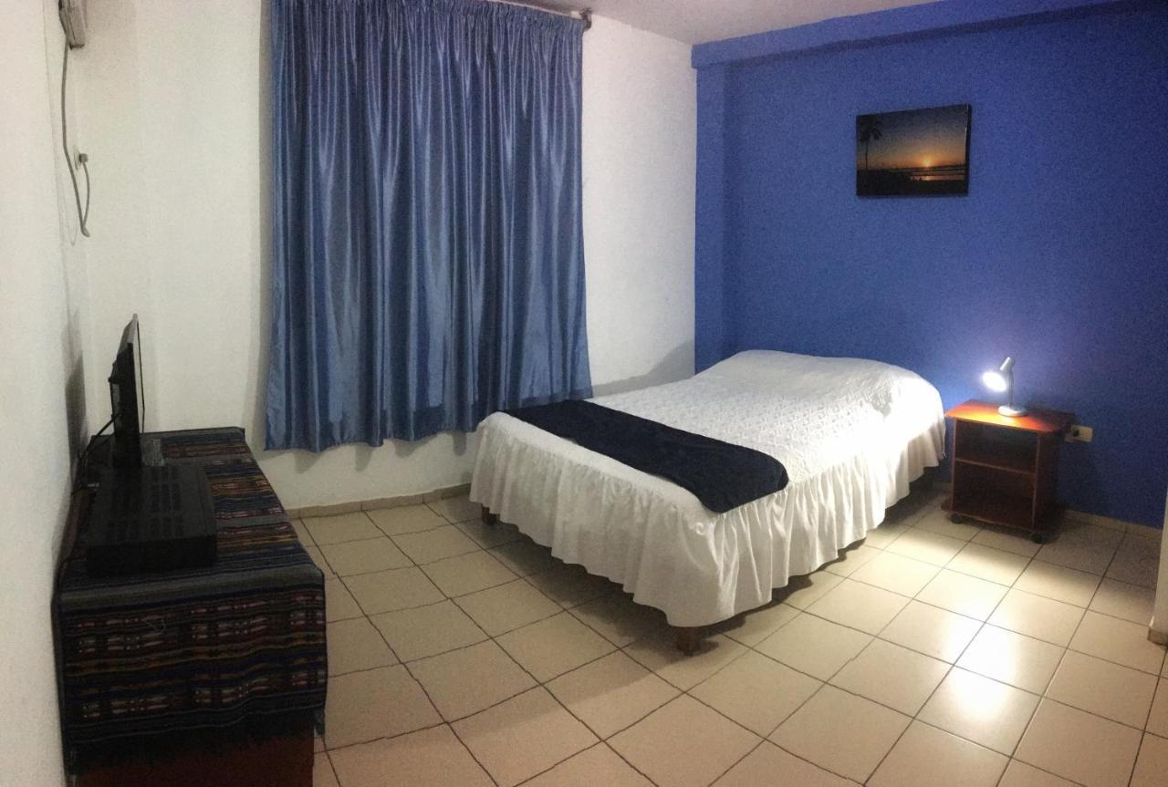Hostal Albatros Manta Exterior photo